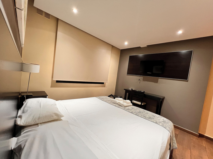 Room 3, Hotel Grand Lago, Capital