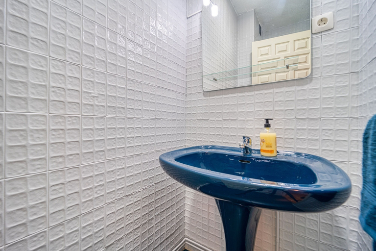 Bathroom 4, P Casa Cafe Madrid Calle Carlos Dubois 3, Madrid
