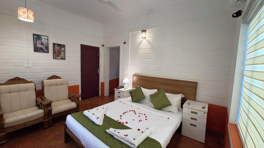 Room 2, KUZHUPPILLY BEACH HOUSE, Ernakulam