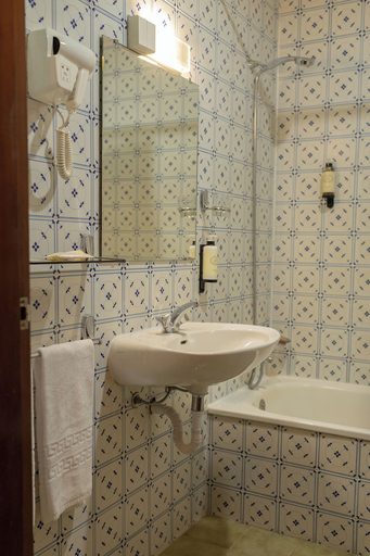 Bathroom 3, Flag Madeira Ribeira Brava, Ribeira Brava