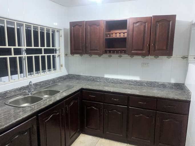 Shared kitchen, CHAPEL HILL ONE-BEDROOM APARTMENT, Shama Ahanta East