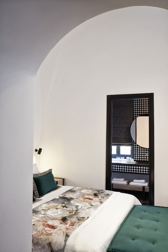 Bedroom 3, Katikies Garden Hotel, South Aegean
