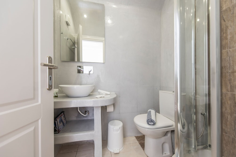 Bathroom 4, Secret Earth Santorini, South Aegean