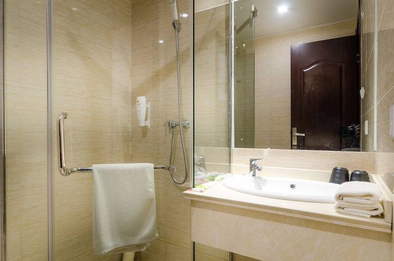 Bathroom, Star Hotel and Casino, Kampala