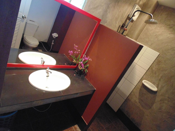 Bathroom 3, Cocco Resort, Pattaya