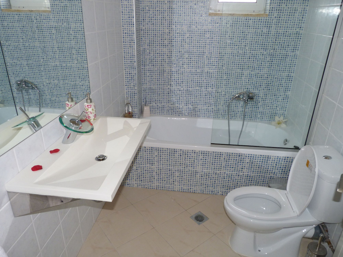 Bathroom 3, Azure Beach Seafront Villas, Crete