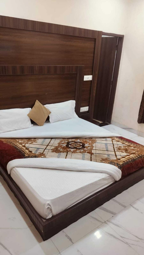 Room 2, Hotel Shri Mohini Kunj Vindavan By HRG, Mathura