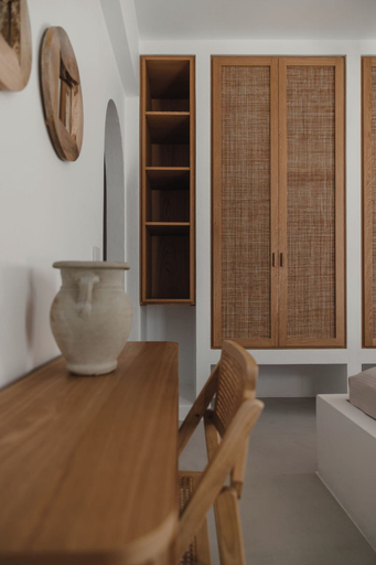 Room 5, Siora of Paros - Ammiralis & Castelis, South Aegean