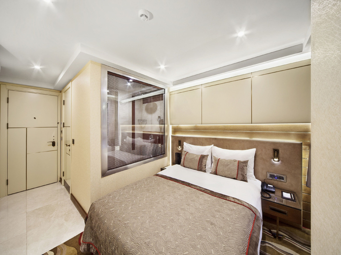 Bedroom 3, Grand Hotel de Pera, Beyoğlu