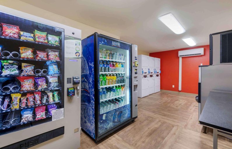 Food & Drinks 5, Extended Stay America - Orange County - Huntington, Orange