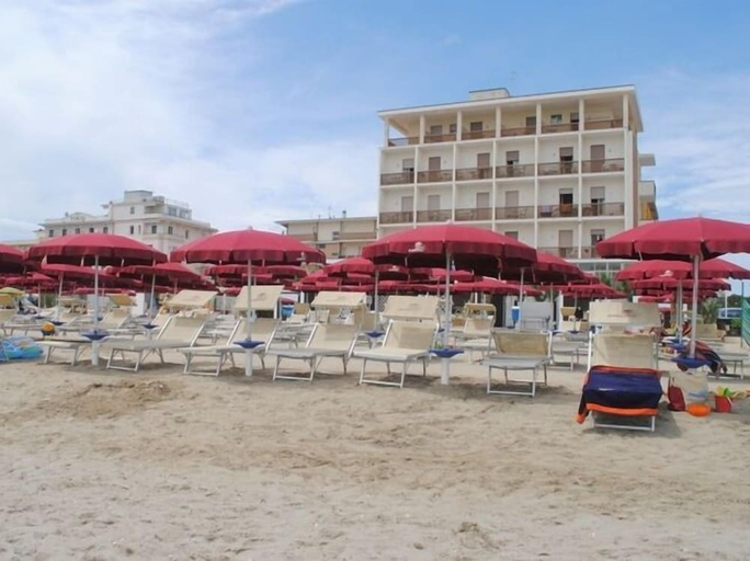 Others 3, Hotel Tokio Home-Tokio Beach dependence, Ravenna