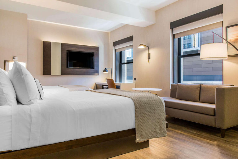 Bedroom 2, Cambria Hotel Chicago Loop - Theatre District, Cook