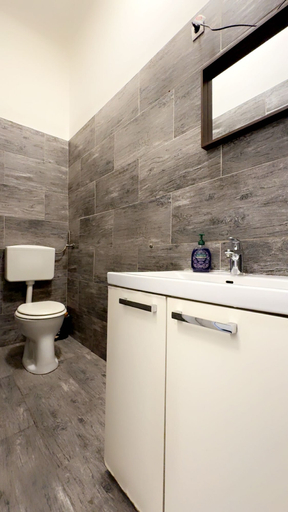 Bathroom 2, Budget 1BR Apt with Living Room AKH, Wien