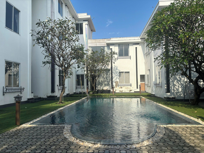 Front of property 3, Orova Hotel, Thủ Dầu Một