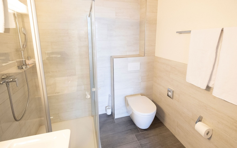 Bathroom 3, Tailormade Hotel IDEA, Baden