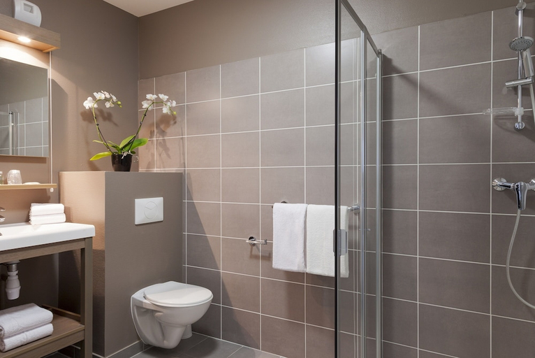 Bathroom 3, Neho Suites Porte de Geneve - Gare Annemasse, Haute-Savoie