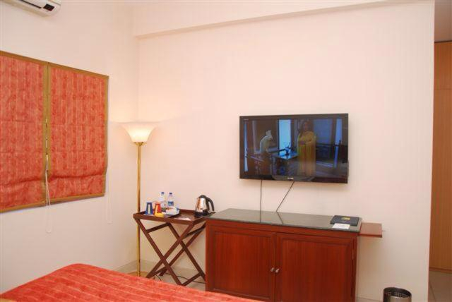 Bedroom 3, The Lalit Traveller Khajuraho, Chhatarpur