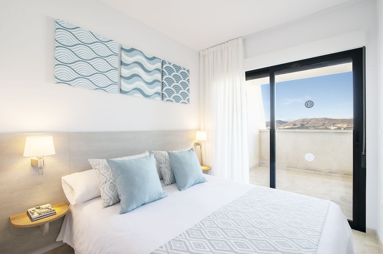 Bedroom 2, Pierre & Vacances Benidorm Horizon, Alicante