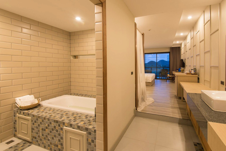 Bathroom 4, Navela Hotel & Banquet, Muang Ratchaburi