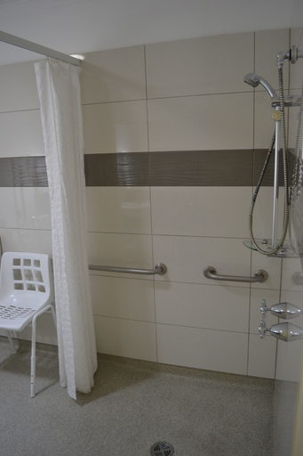 Bathroom 2, Crystal Inn, Gr. Bendigo - Inner East