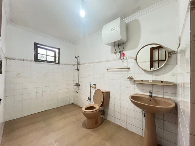 Bathroom 5, Green Savanna Holiday Bungalow, Nuwara Eliya