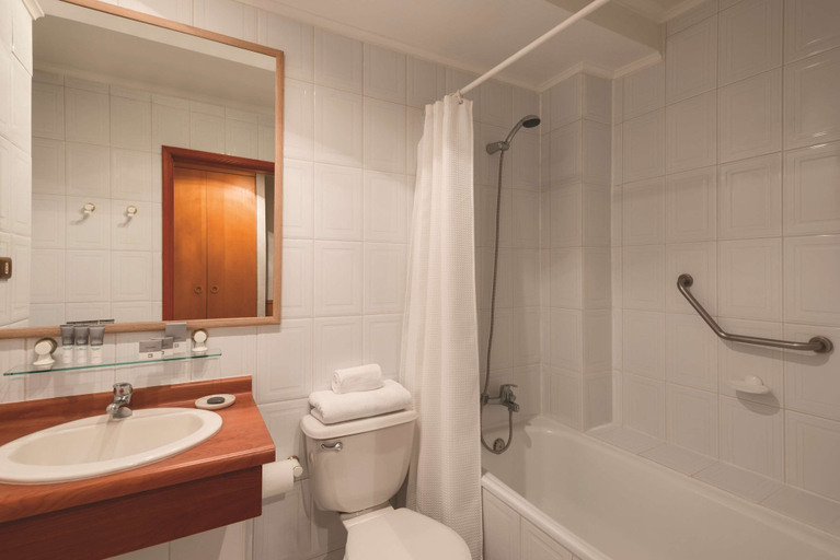 Bathroom 2, Park Inn By Radisson, Puerto Varas, Llanquihue