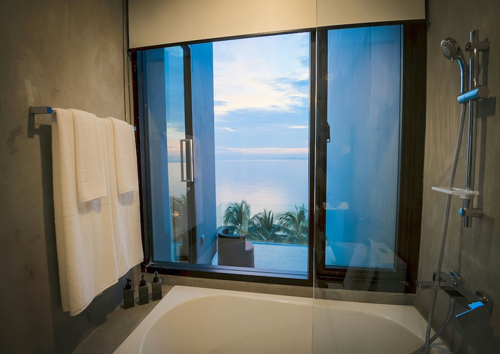 Bathroom 5, Kalm Bangsaen Hotel, Muang Chon Buri