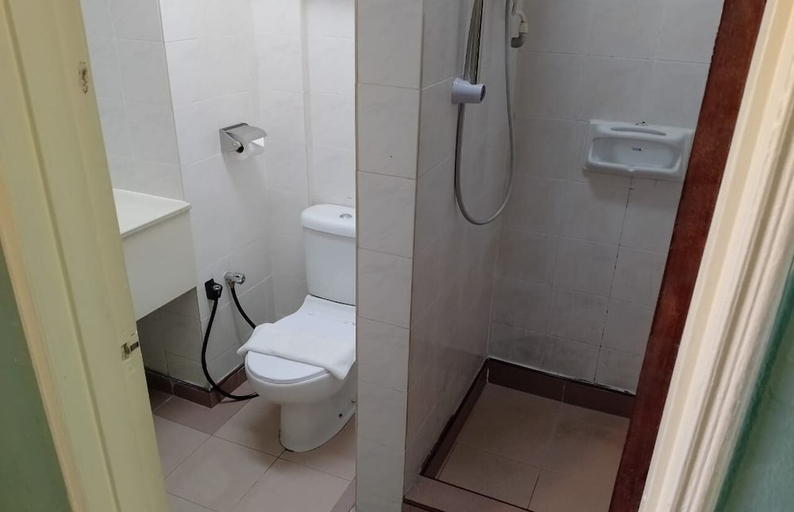 Bathroom 3, Hotel Seri Malaysia Taiping, Larut and Matang