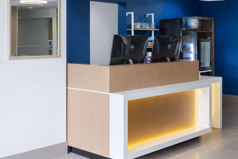 Public Area 2, Microtel Inn & Suites by Wyndham Dover, Kent