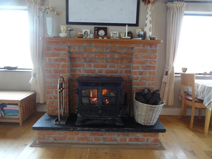 Others 5, Currane Lodge