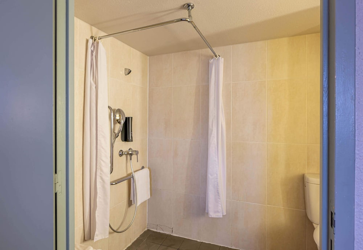 Bathroom 4, B&B HOTEL Bordeaux Sud, Gironde