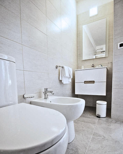 Bathroom 5, Hotel Niagara, Venezia