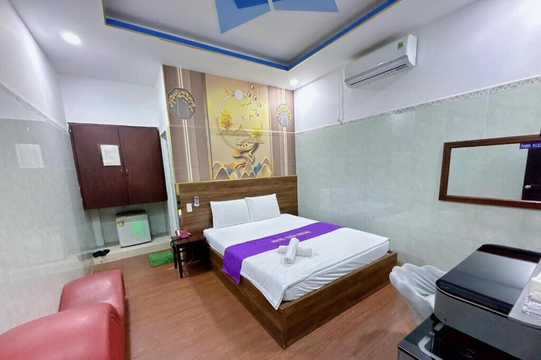 Room 2, Couple In Love, Tân Bình