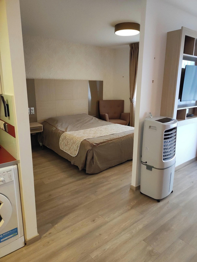 Room 3, ZENAO UZÈS, Gard