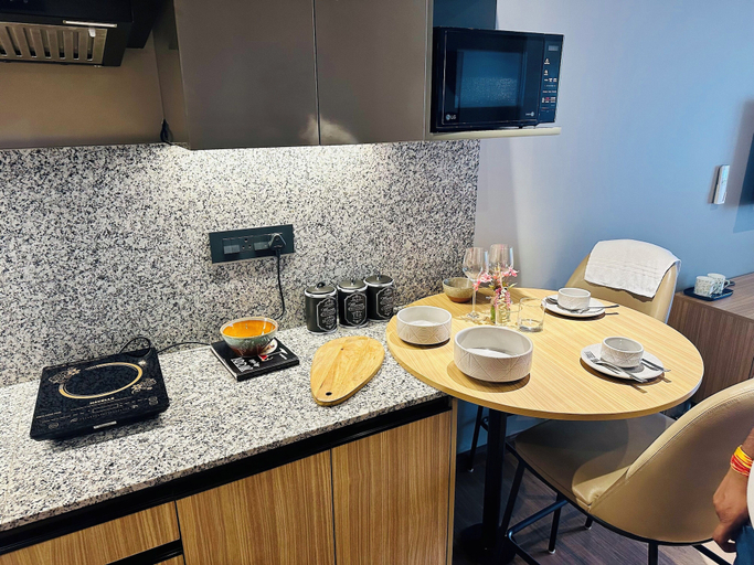 Shared kitchen, The Vilton, Raipur