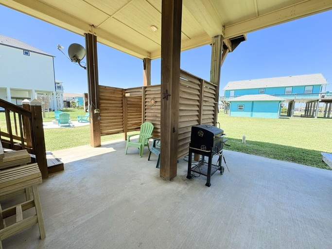 Terrace/patio 3, After Dune Delight 3 Bedroom Home by RedAwning, Galveston