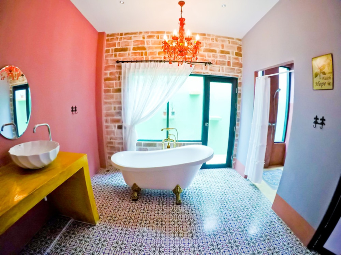 Bathroom 4, Stamp Hills Resort & Restaurant, Suan Phung