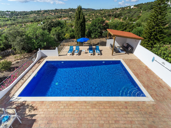 Sport & Beauty 4, Casa O Sonho near Faro with private pool, Faro