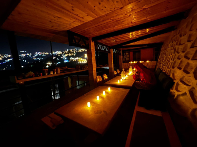 Restaurant 5, Pax & Opis Luxury Villa, Dehradun