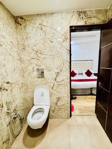Bathroom 4, Hotel Kabeer New Delhi Railway Station, Delhi