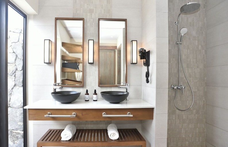 Bathroom 4, Constance Tekoma Rodrigues - Lodge