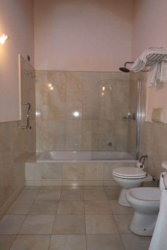 Bathroom 3, Villa Lampedusa Hotel Residence, Palermo