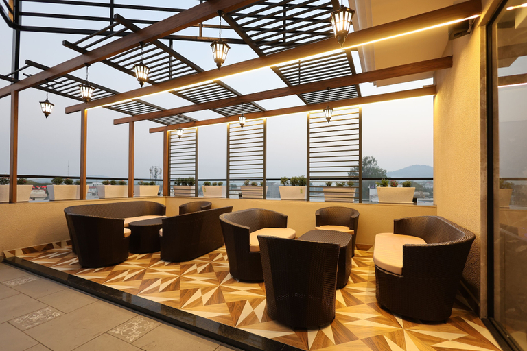 Restaurant 5, Hotel Ganga Sutra, Dehradun