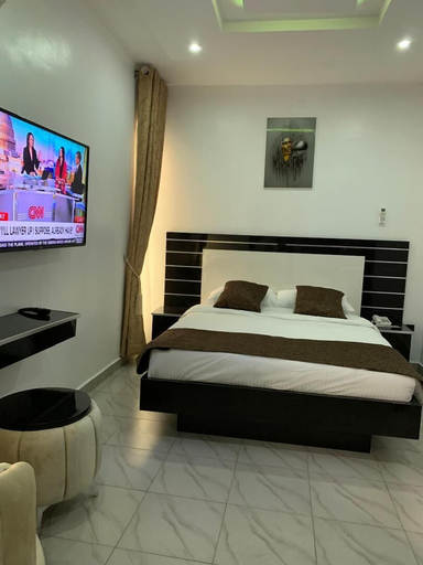 Room 3, Grand Churchill Luxury Hotel, Mainland