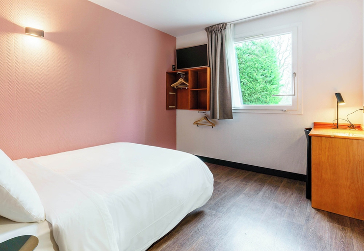 Bedroom 1, B&B HOTEL Amneville-les-Thermes, Moselle