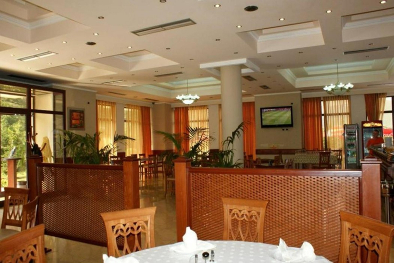 Food & Drinks, Colombo Hotel, Elbasanit