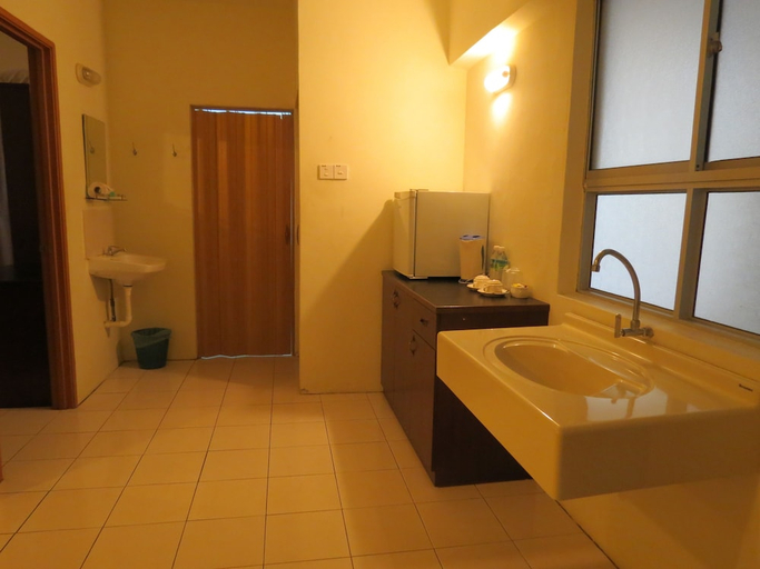Bathroom 4, Virgo Batik Resort Teluk Batik Lumut, Manjung