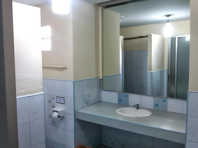 Bathroom 3, Sutha Garden Resort Hat Yai, Hat Yai