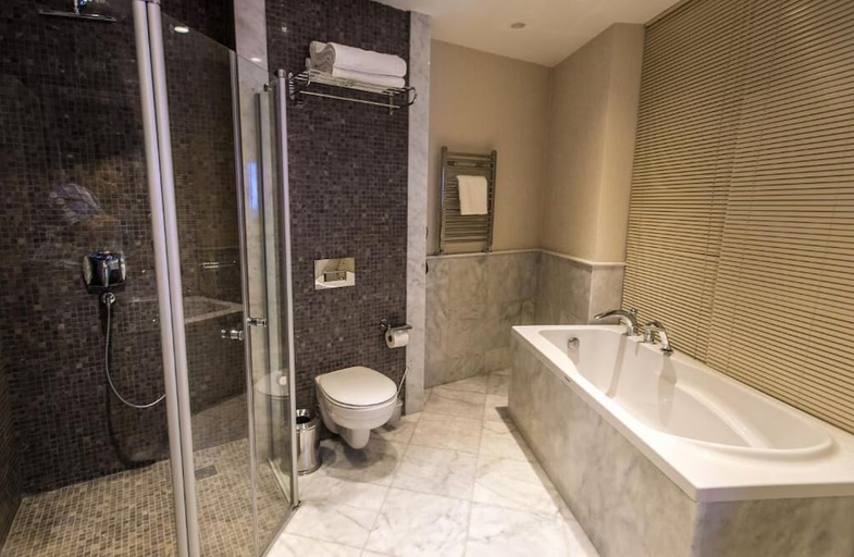 Bathroom 3, Yengice Thermal Resort Hotel, Qəbələ