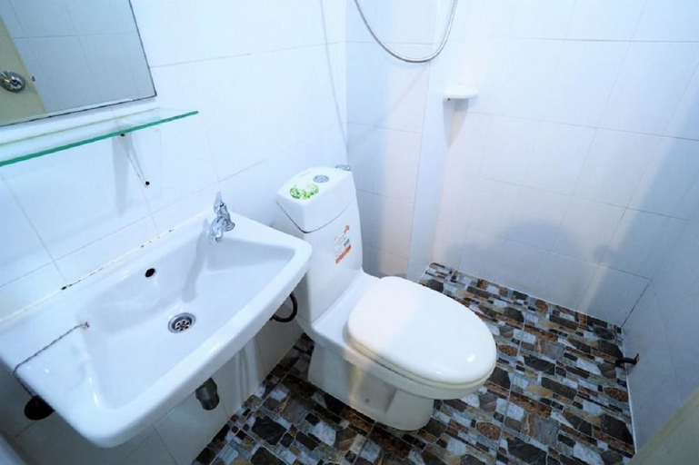 Bathroom 4, Timplace, Khlong Toey